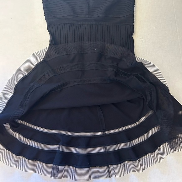 Tadashi Shoji black Illusion cocktail dress w/mesh detail & back zip Sz-M. Y10 - Picture 8 of 11